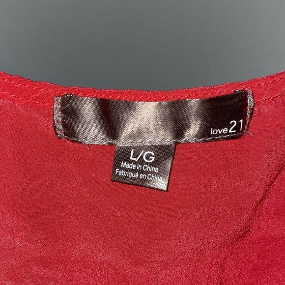 Love 21 V-Neck Two Button Sleeveless Red Tops | Size L - Picture 8 of 8